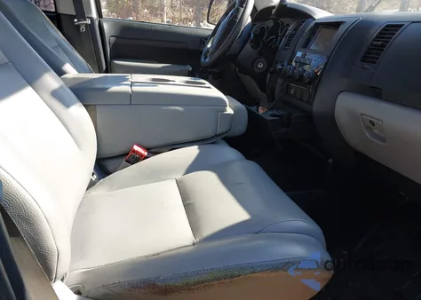 2012 Toyota Tundra Grade 5.7L V8 z USA, uszkodzony, nr VIN 5TFRY5F14CX127813